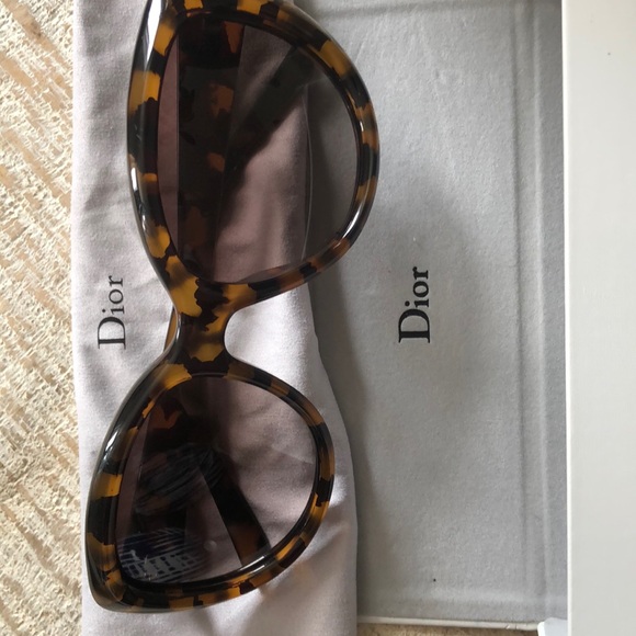Dior sun glasses - Picture 2 of 2